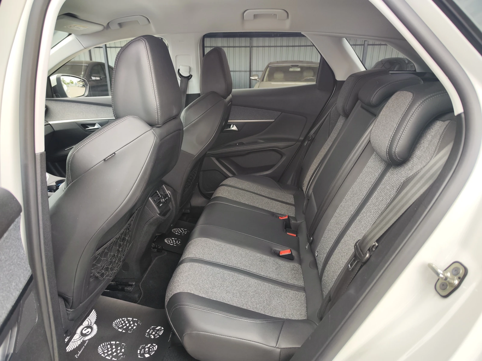Peugeot 3008 1.5* CAMERA* LINEASIST* RECARO* LEDD* LIZING - изображение 6
