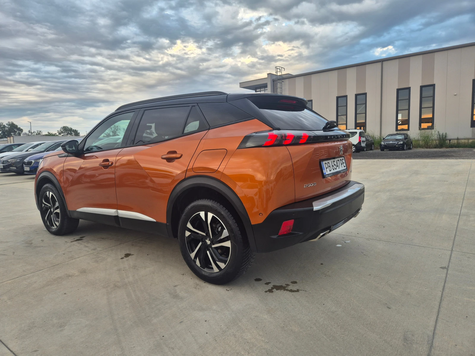 Peugeot 2008 GT Line 3D DIGITAL /PANORAMA/ 130кс  - изображение 3