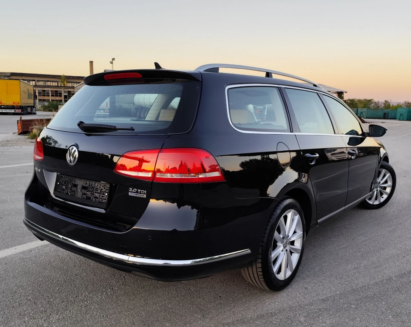 VW Passat 2.0TDI-6ск.HIGHLINE-NAVI-ПАНОРАМА-КОЖА-ПОДГРЕВ - изображение 6