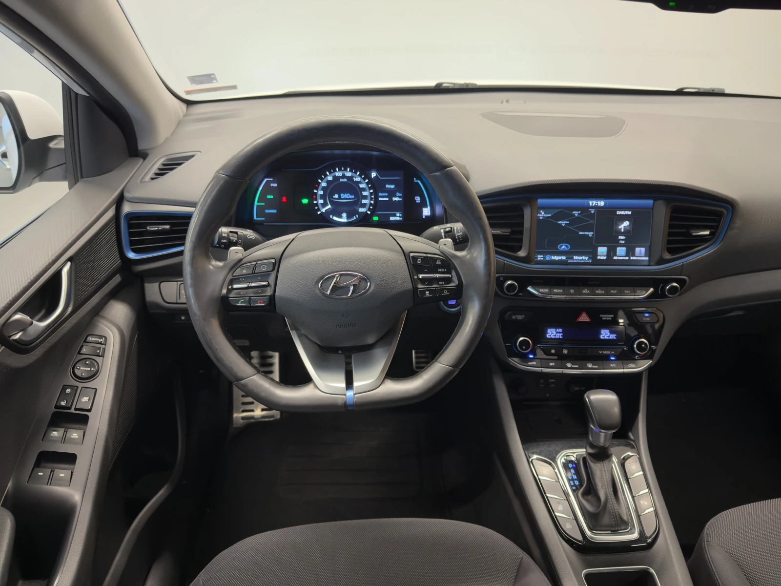 Hyundai Ioniq EXCLUSIVE Plug-in-Hybrid | Mobile.bg   11