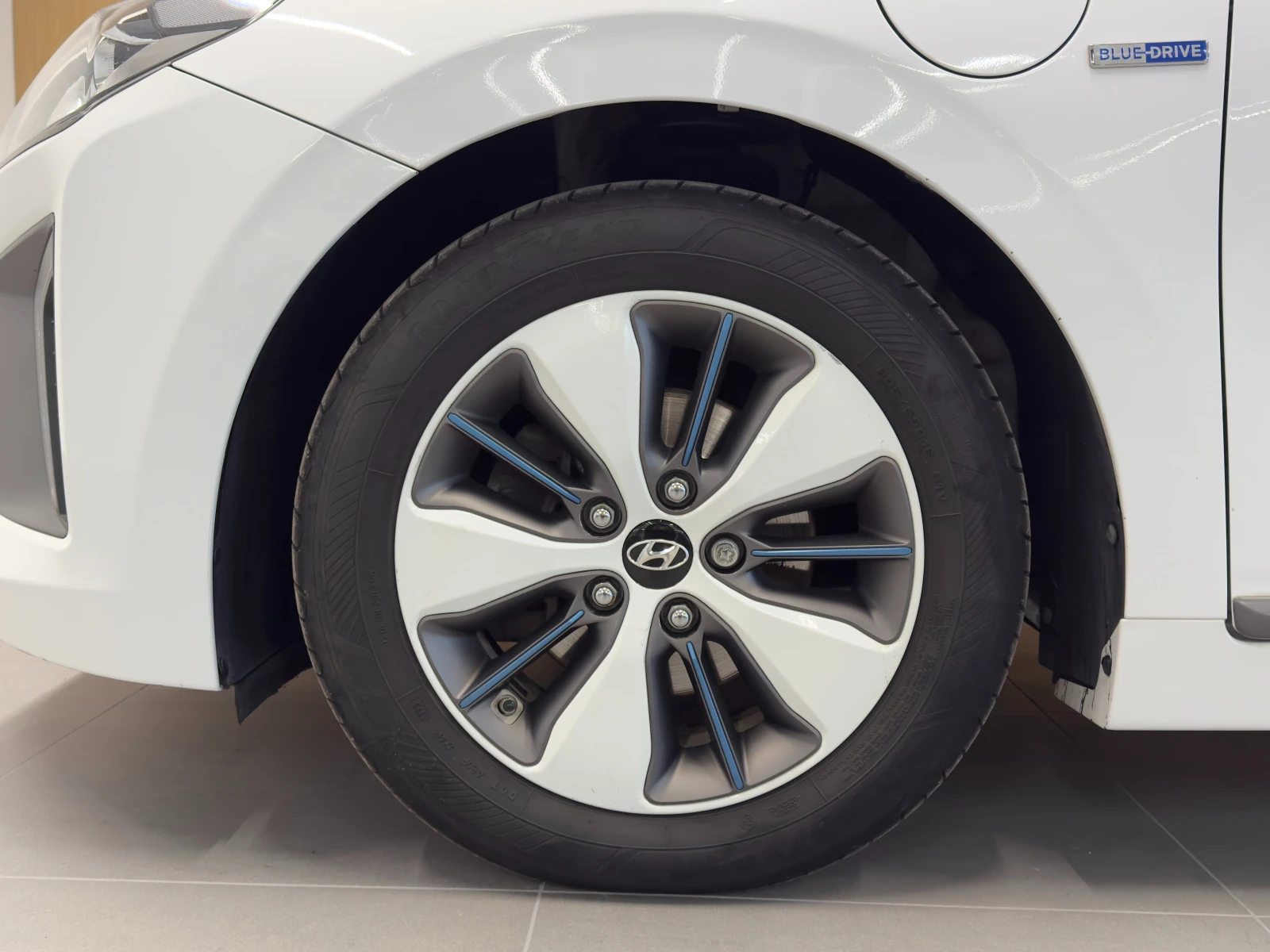Hyundai Ioniq EXCLUSIVE Plug-in-Hybrid - изображение 9