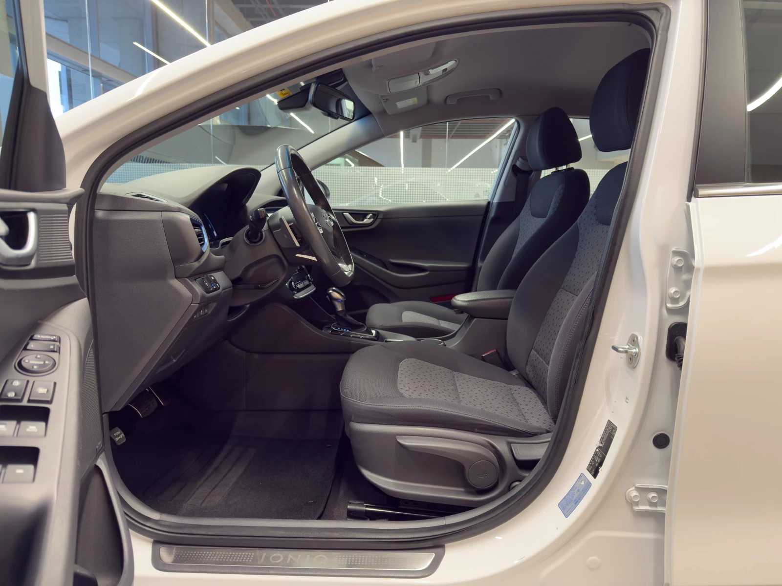 Hyundai Ioniq EXCLUSIVE Plug-in-Hybrid | Mobile.bg   15