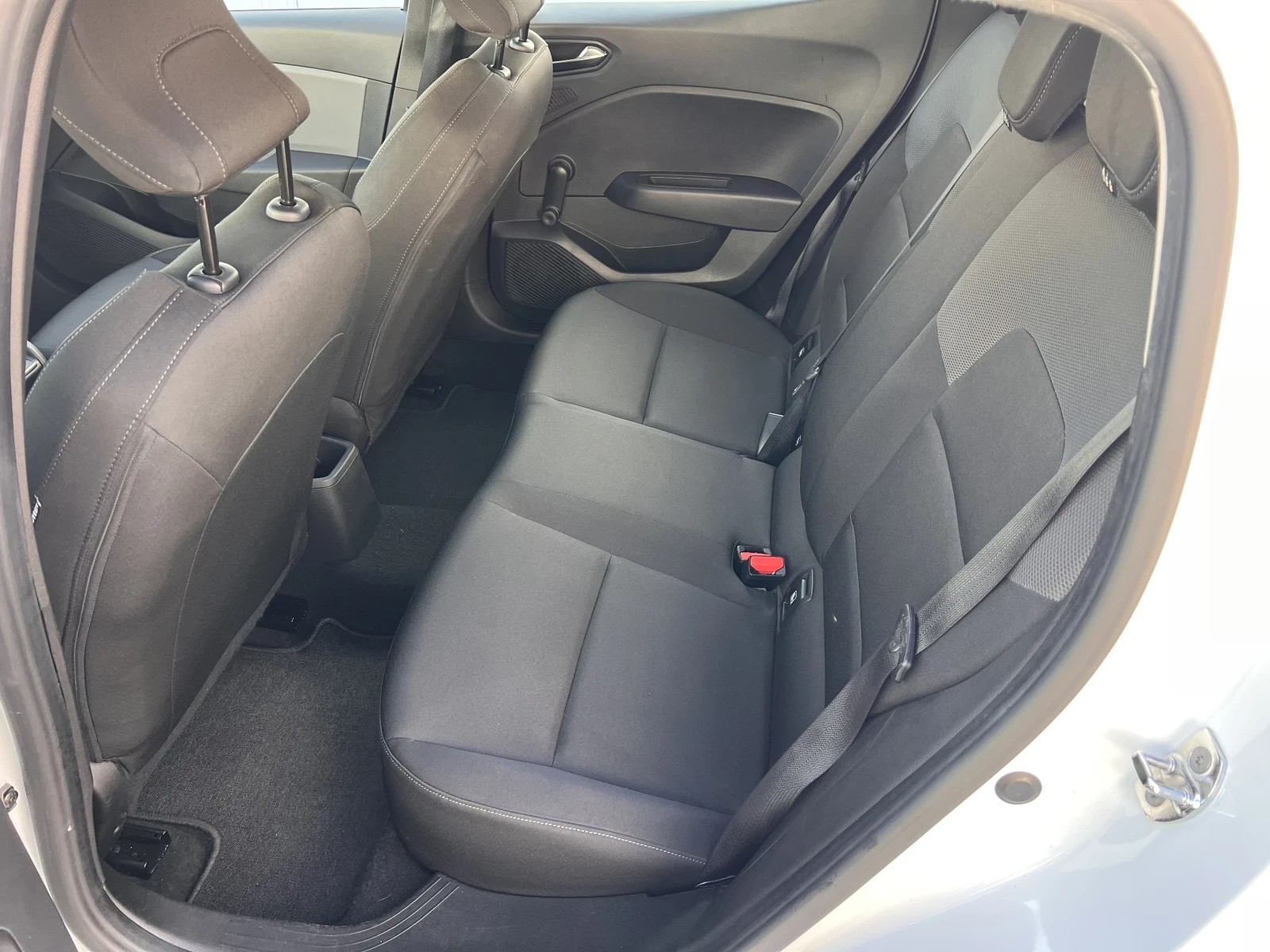 Renault Clio Life/1.0Sce/75k.c./5MT - изображение 10