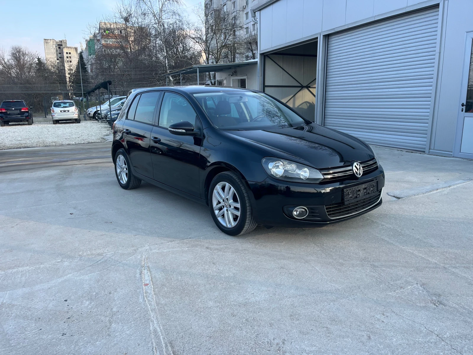 VW Golf 1.6газ, снимка 17 - Автомобили и джипове - 53725898