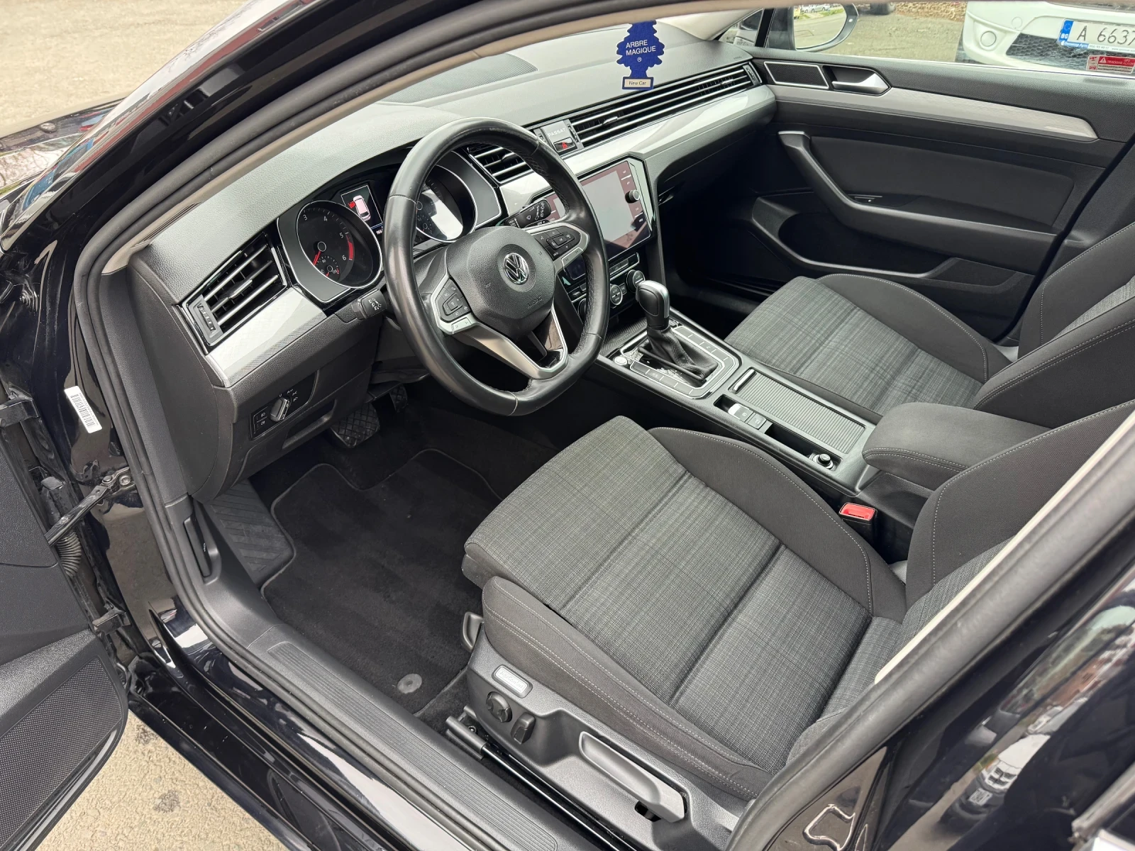 VW Passat 2.0 TDI 150 кс., снимка 7 - Автомобили и джипове - 54129865