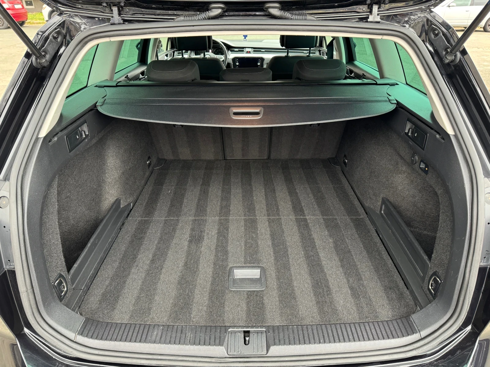 VW Passat 2.0 TDI 150 кс., снимка 12 - Автомобили и джипове - 54129865