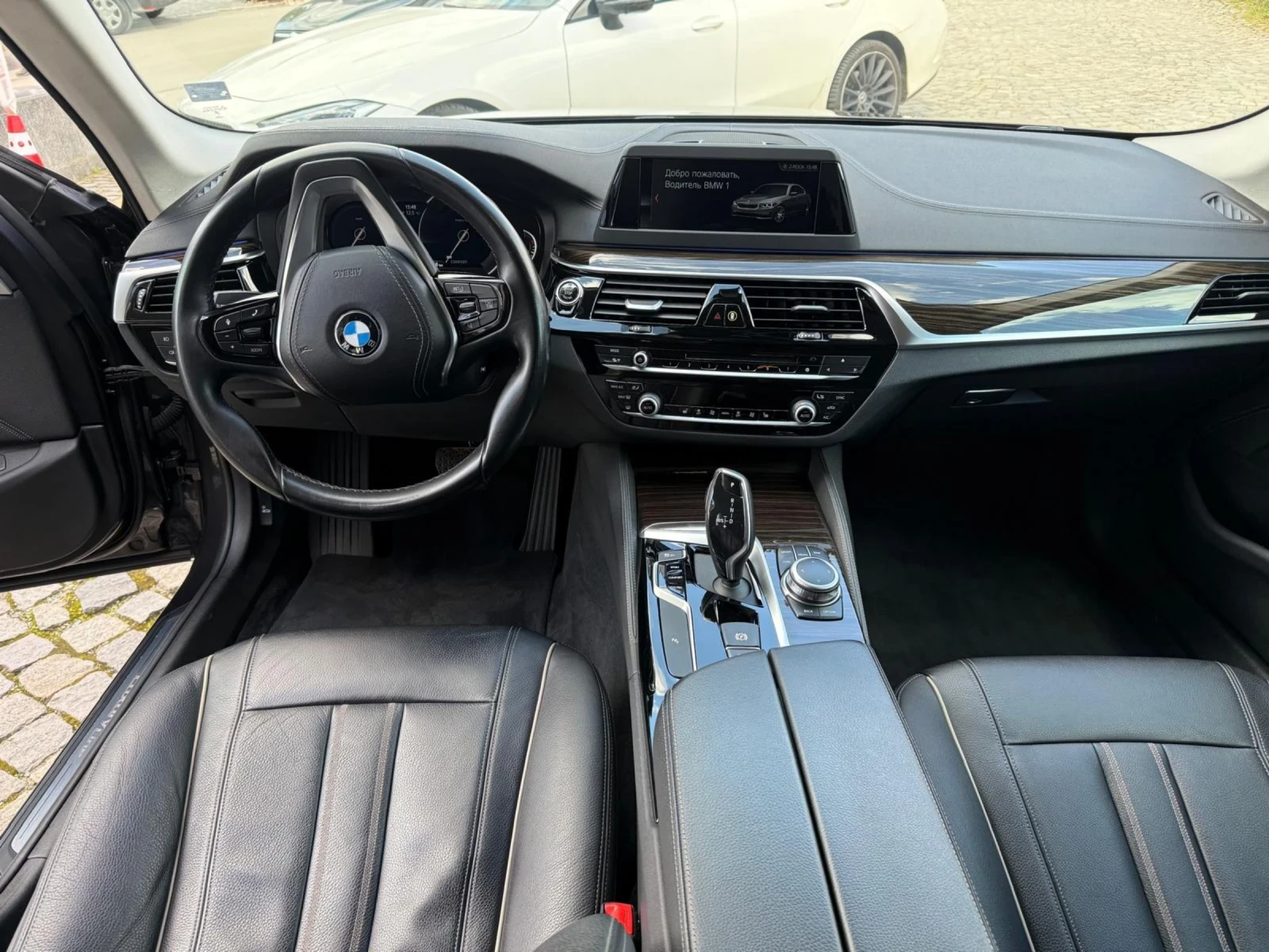 BMW 530 xDrive Luxury Line, снимка 11 - Автомобили и джипове - 54348350