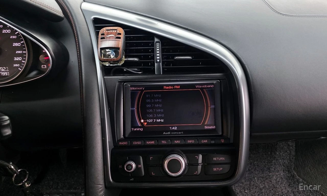 Audi R8, снимка 9 - Автомобили и джипове - 54376783