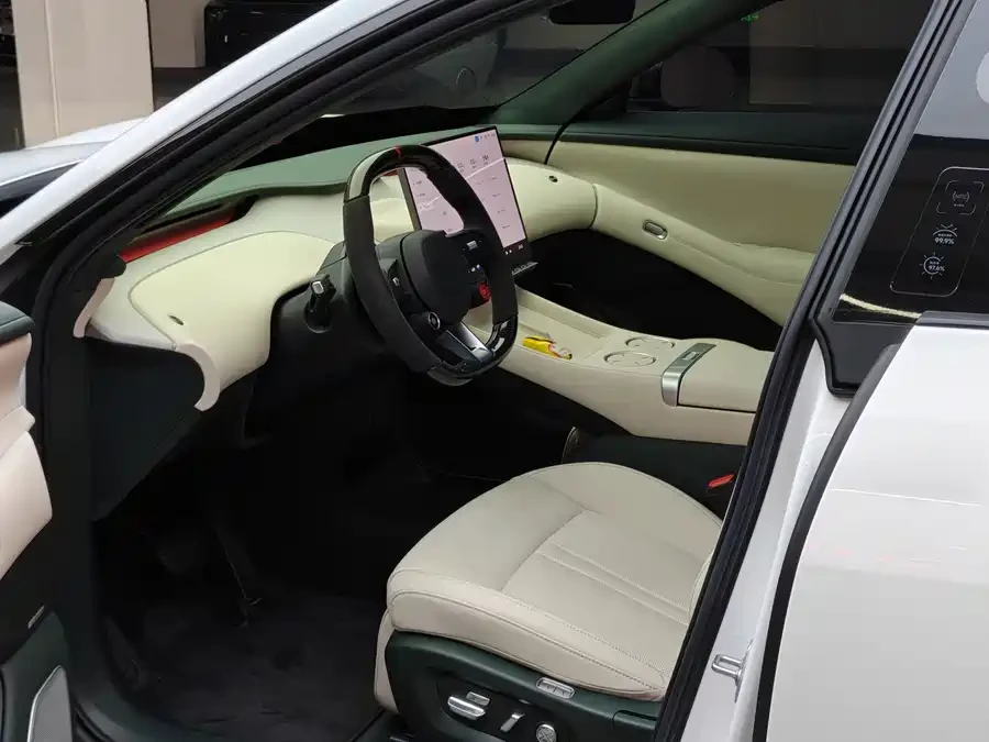 Xiaomi YU7 MAX Eition AWD 101KWH, снимка 14 - Автомобили и джипове - 54423873