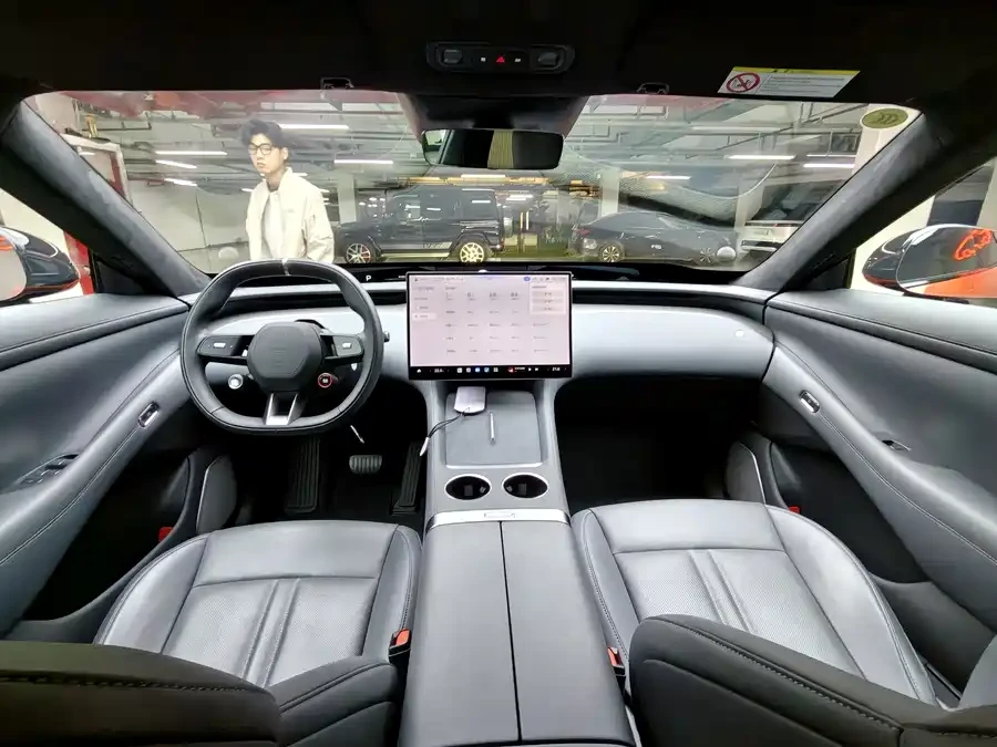 Xiaomi YU7 MAX Eition AWD 101KWH, снимка 15 - Автомобили и джипове - 54423873
