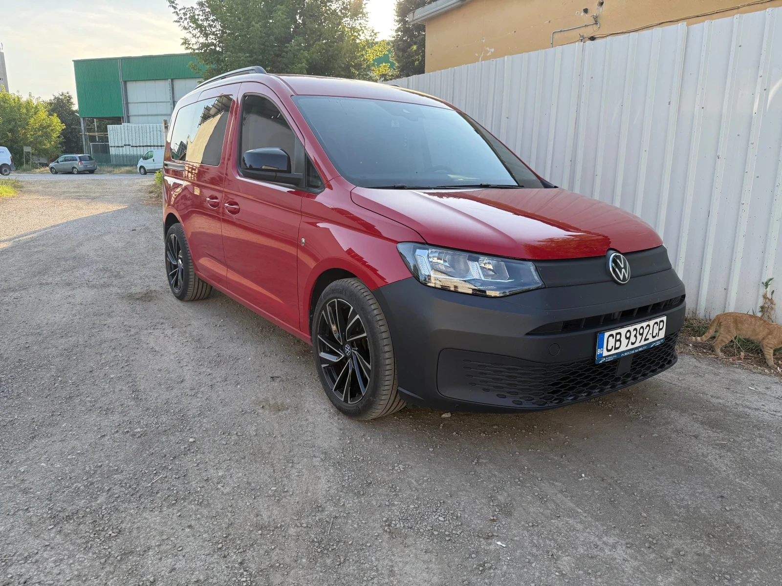 VW Caddy 2.0 TDI, снимка 2 - Автомобили и джипове - 55304134
