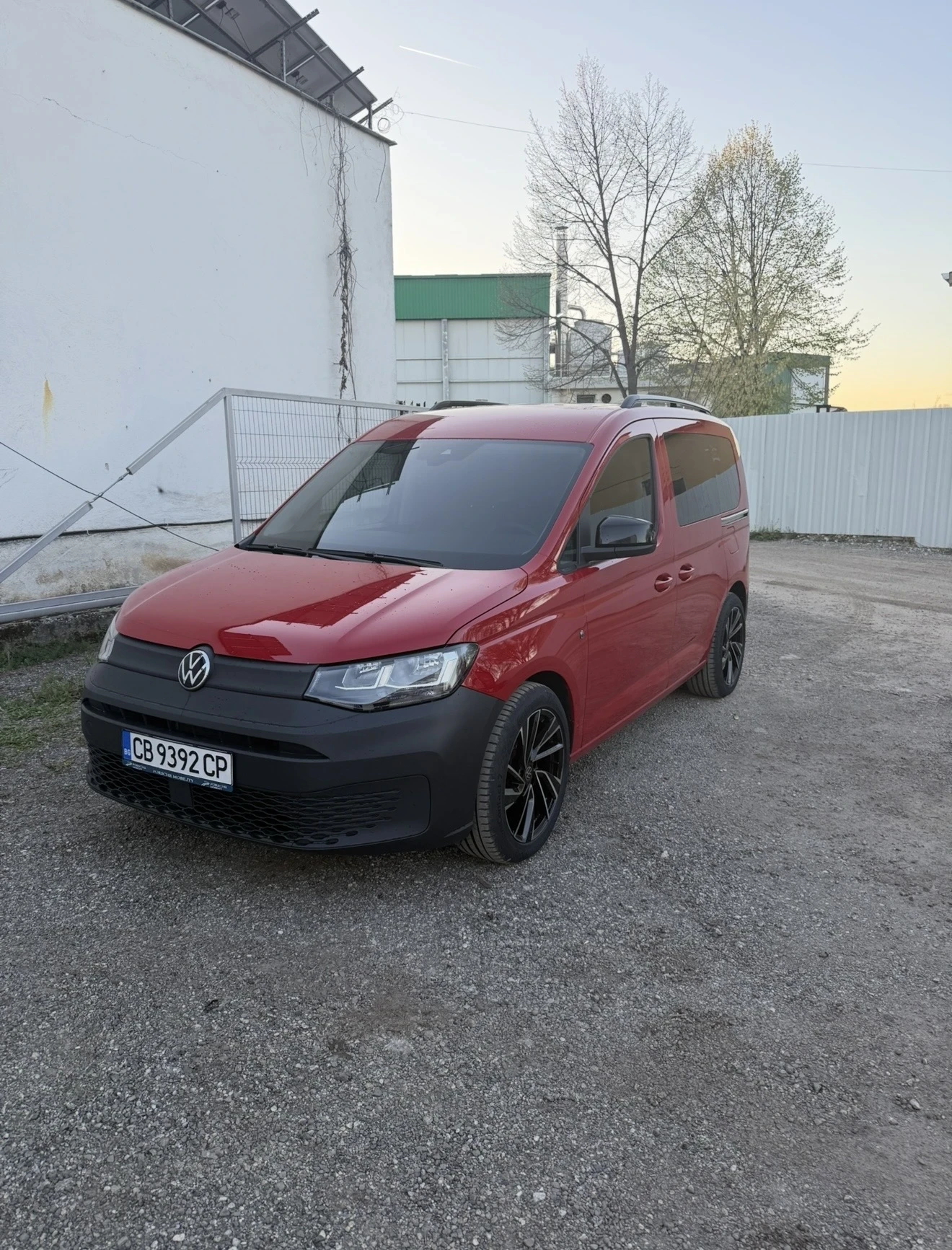 VW Caddy 2.0 TDI, снимка 11 - Автомобили и джипове - 55304134