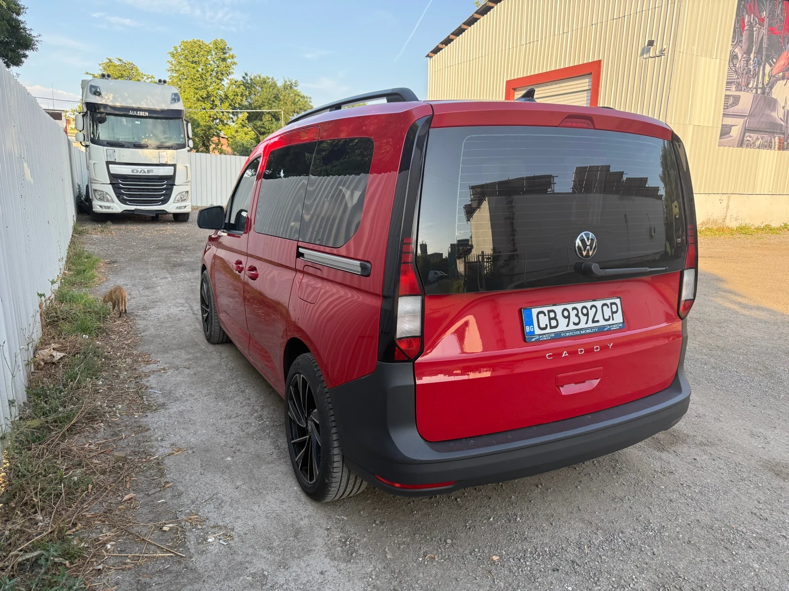 VW Caddy 2.0 TDI, снимка 4 - Автомобили и джипове - 55304134