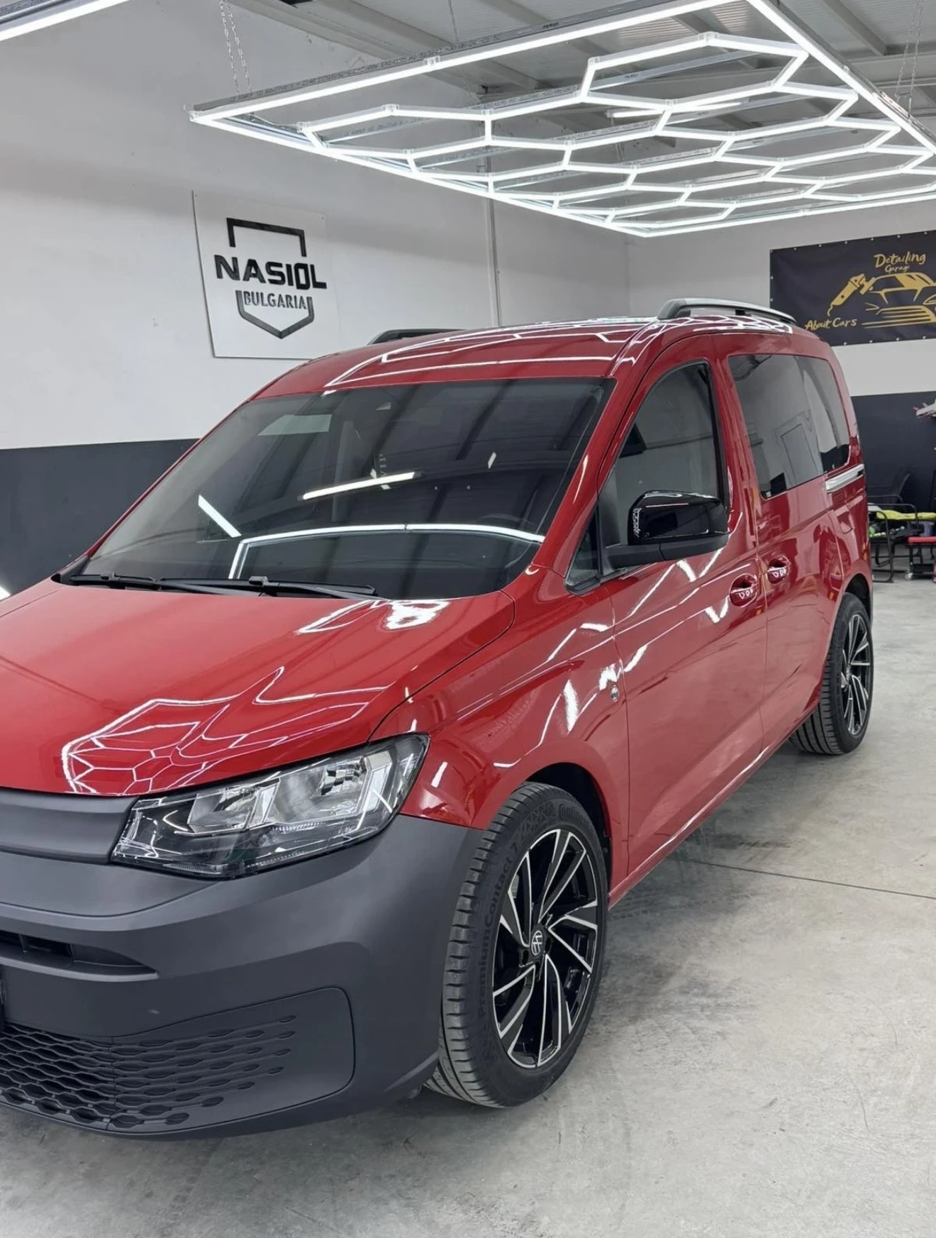 VW Caddy 2.0 TDI, снимка 8 - Автомобили и джипове - 55304134
