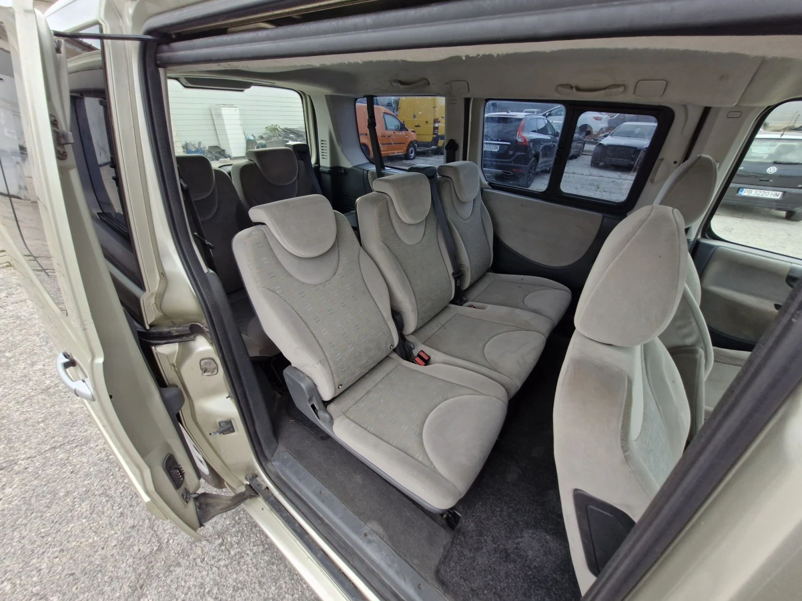 Peugeot Expert 2.0 HDi 136к.с. 8 местна климатроник , снимка 13 - Автомобили и джипове - 55657049