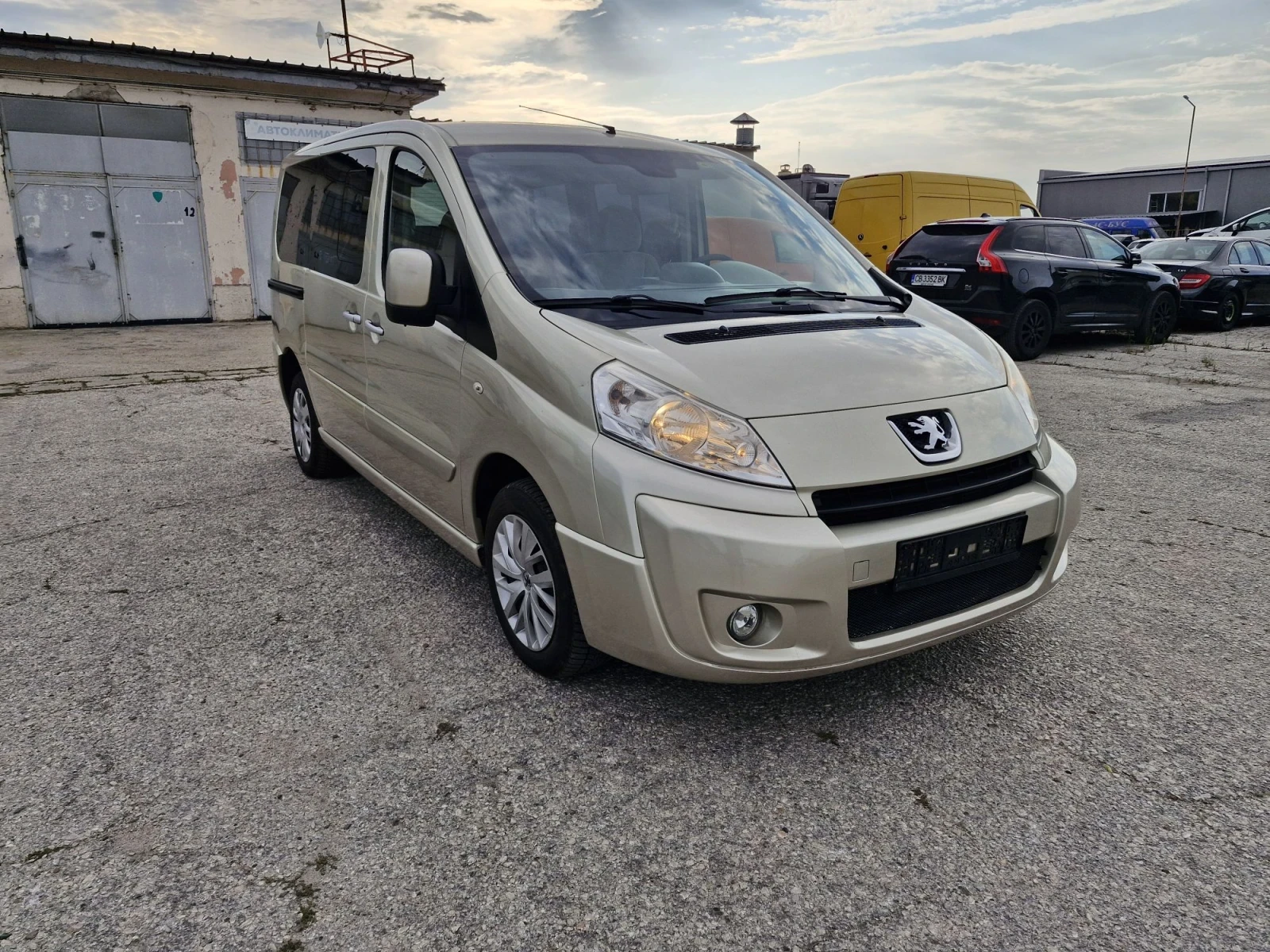 Peugeot Expert 2.0 HDi 136к.с. 8 местна климатроник 