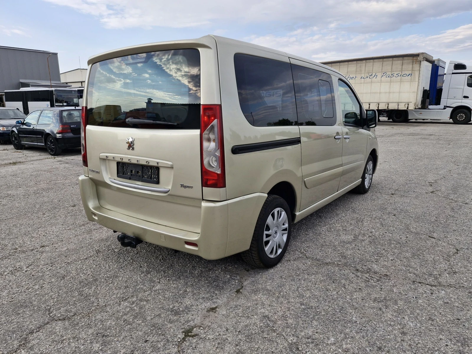 Peugeot Expert 2.0 HDi 136к.с. 8 местна климатроник , снимка 7 - Автомобили и джипове - 55657049