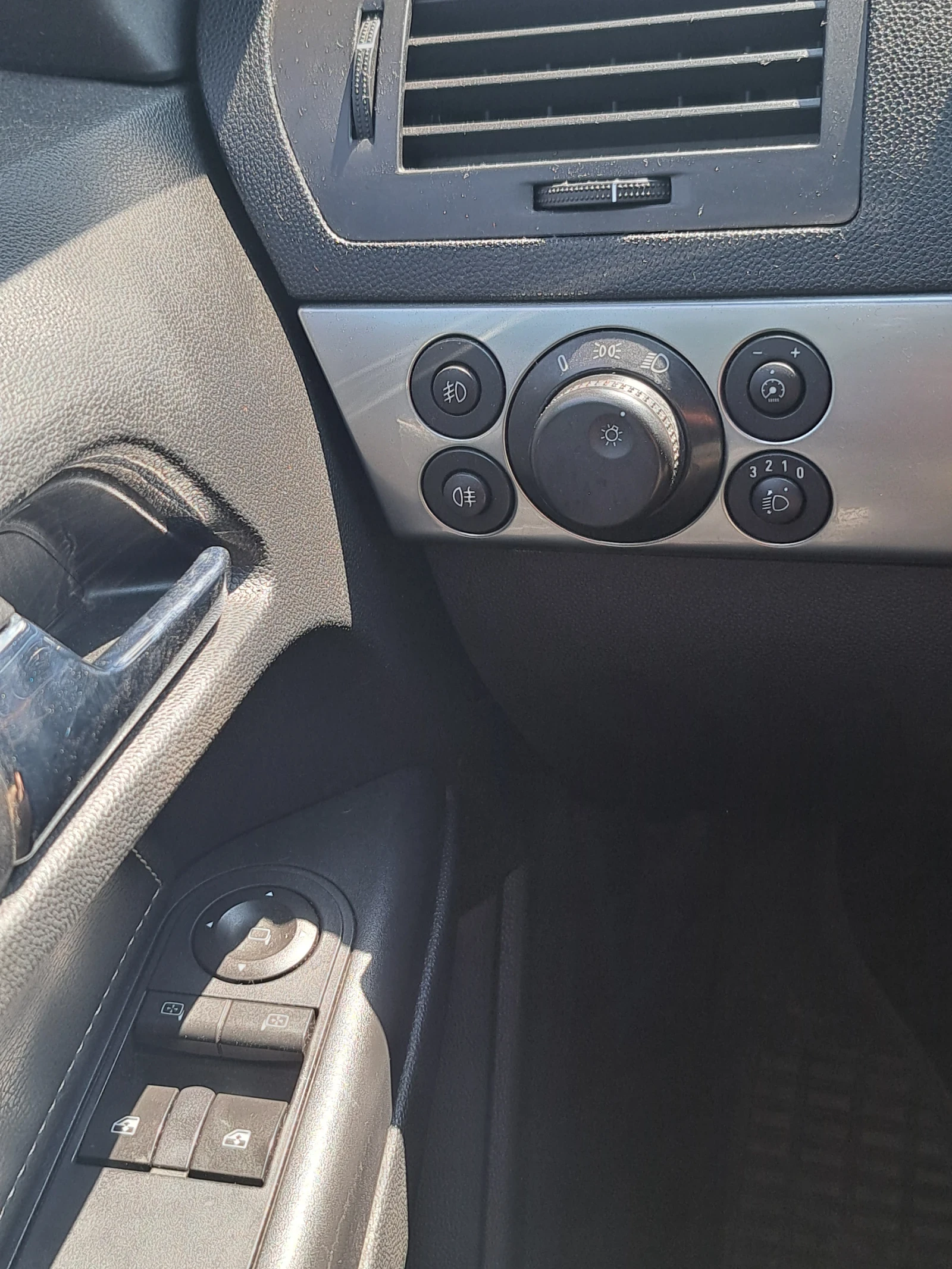 Opel Astra  1.7 CDTI, снимка 8 - Автомобили и джипове - 55799925