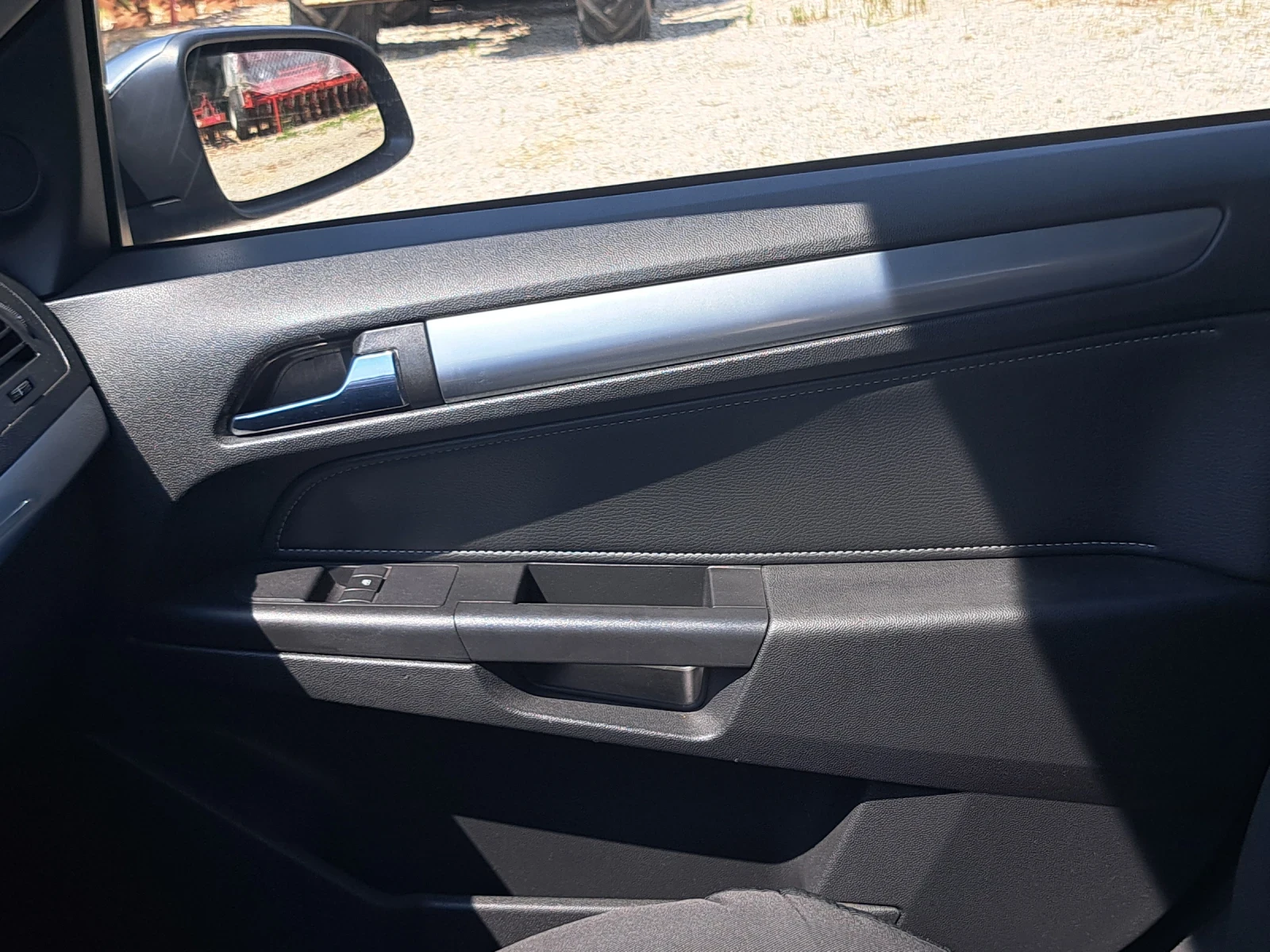 Opel Astra  1.7 CDTI, снимка 9 - Автомобили и джипове - 55799925