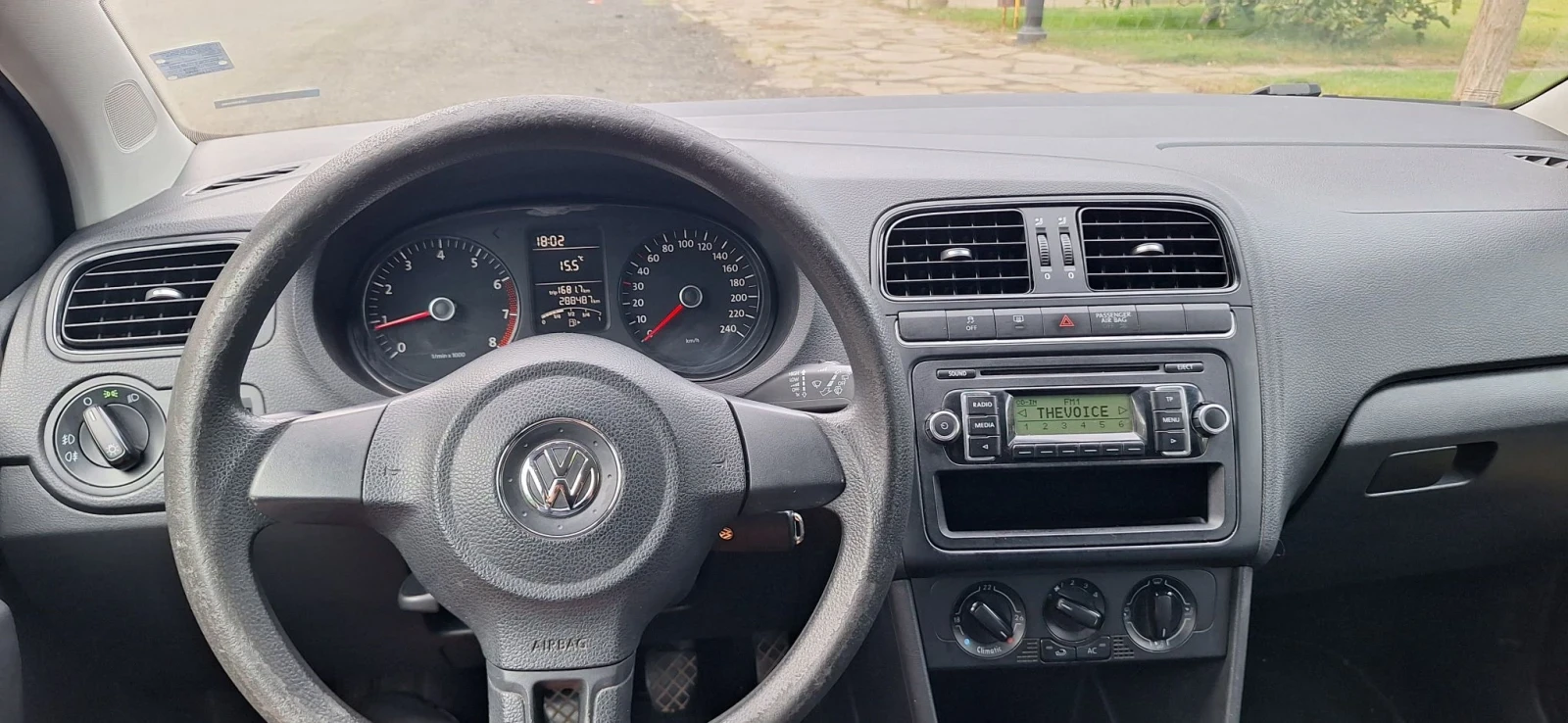 VW Polo, снимка 4 - Автомобили и джипове - 56311528