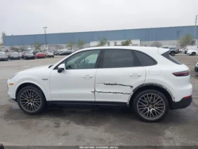 Porsche Cayenne E-HYBRID  - 31599 € / 61802.27 лв. - 43894823 8