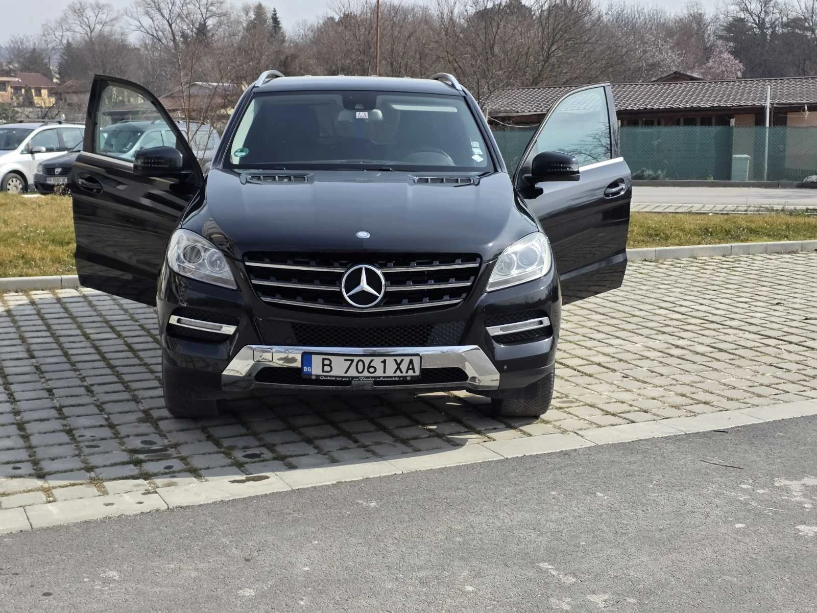 Mercedes-Benz ML 250 BLUETEC 4MATIC, снимка 3 - Автомобили и джипове - 53835316