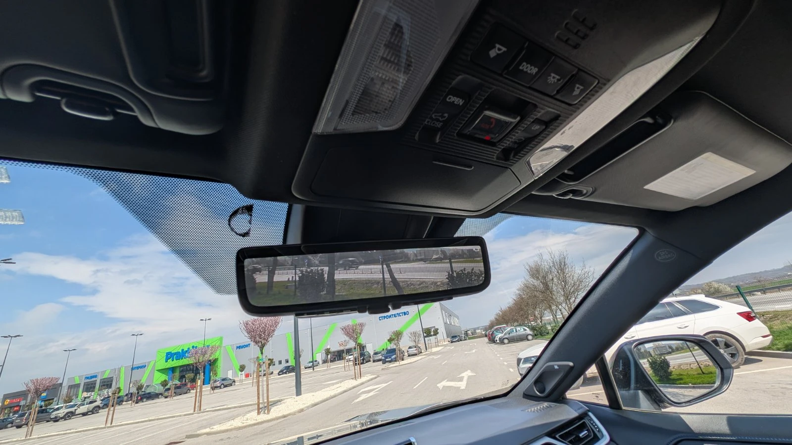 Toyota Rav4 2.5 Hybrid AWD-i Style (JBL package), снимка 16 - Автомобили и джипове - 54004008