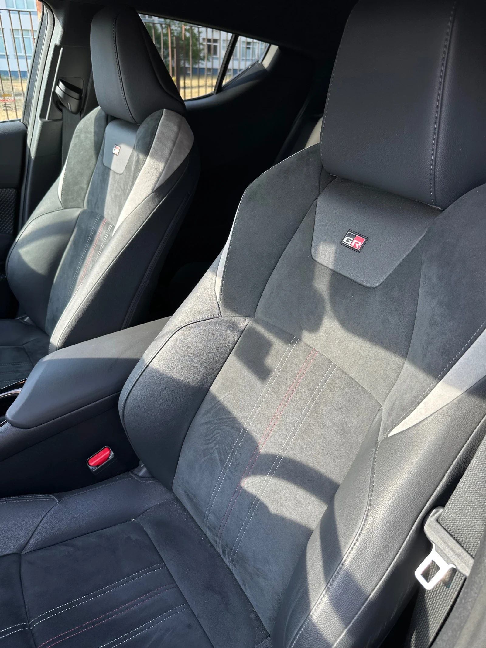 Toyota C-HR GR Sport, снимка 9 - Автомобили и джипове - 54239127