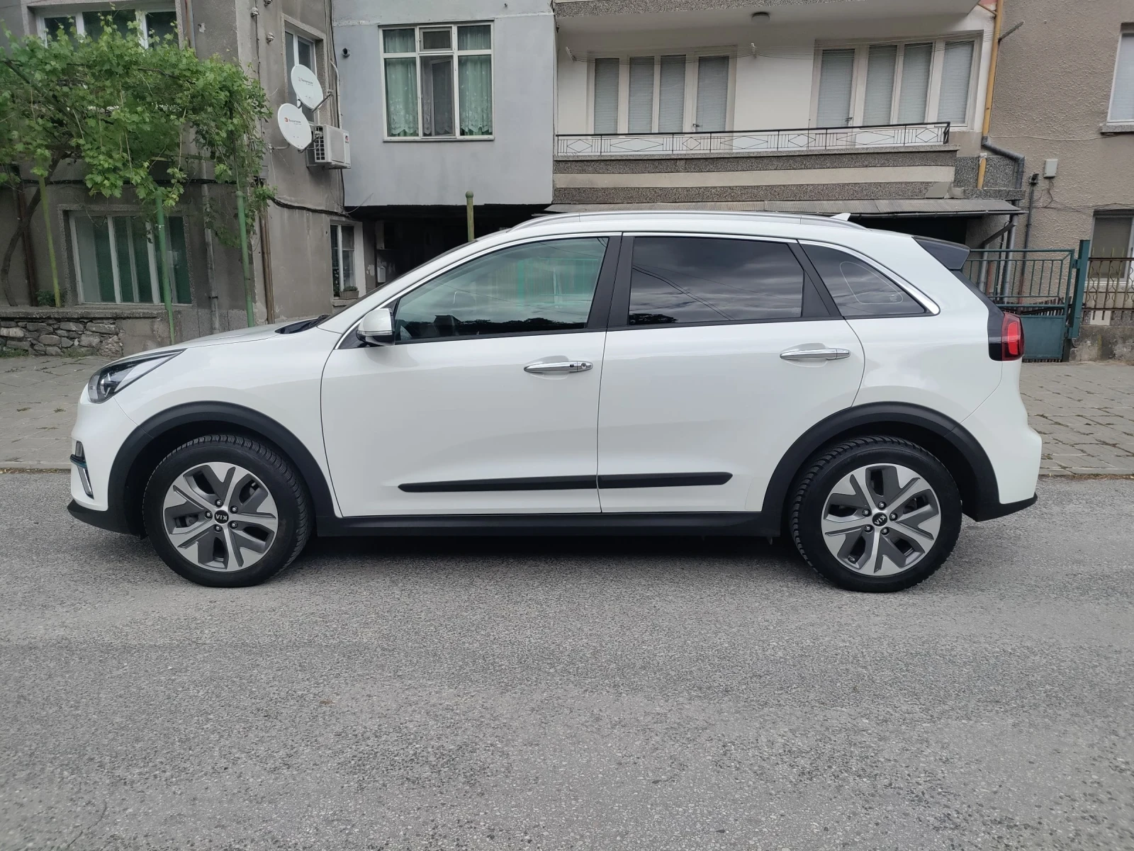 Kia Niro Electro 204hp 65kwh Battery SOH 100% 2021, снимка 3 - Автомобили и джипове - 54618110