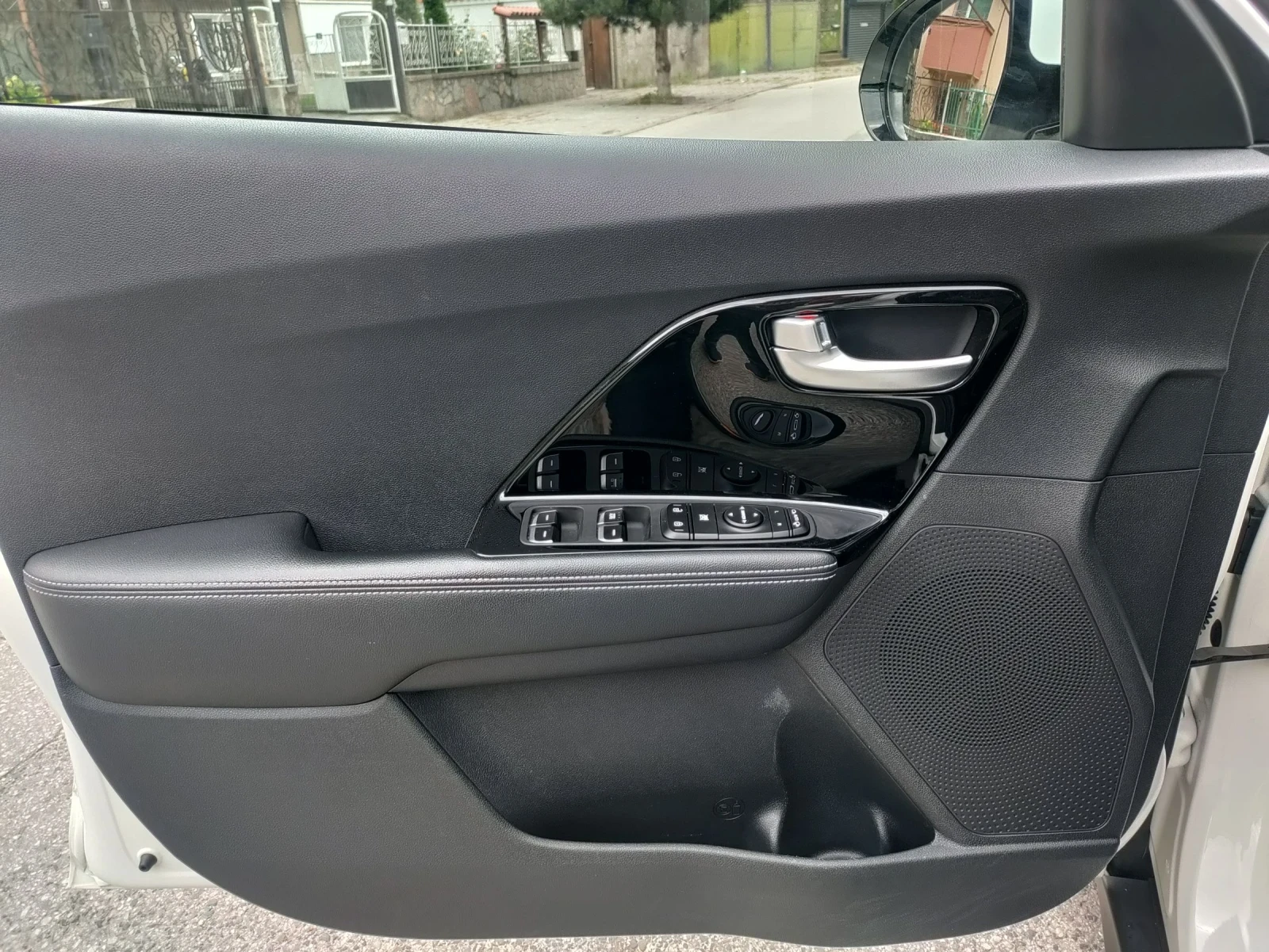Kia Niro Electro 204hp 65kwh Battery SOH 100% 2021, снимка 8 - Автомобили и джипове - 54618110