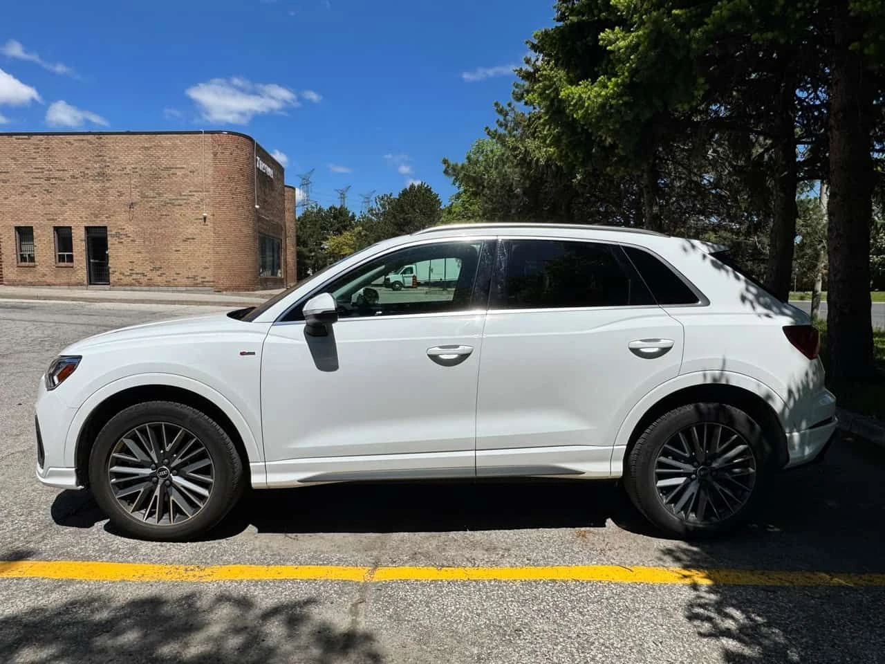 Audi Q3 * Progressiv * АВТОКРЕДИТ БЕЗ ПЪРВОНАЧАЛНА ВНОСКА*, снимка 2 - Автомобили и джипове - 54804403