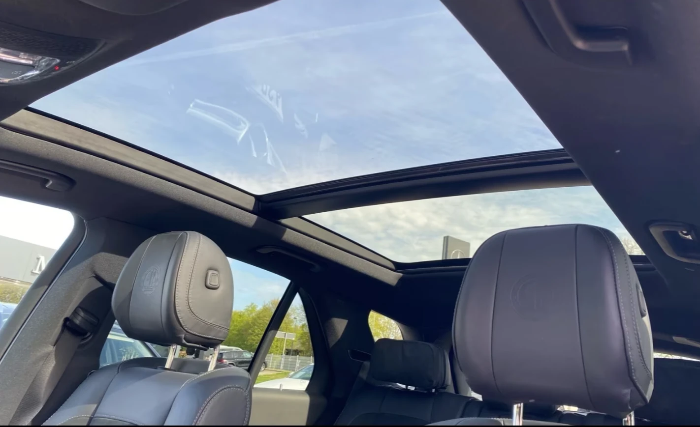 Mercedes-Benz GLE 63 S AMG 4M* PREMIUM PLUS* BURMESTER* PANO* ВЕНТИЛАЦИЯ* 360, снимка 10 - Автомобили и джипове - 54959896