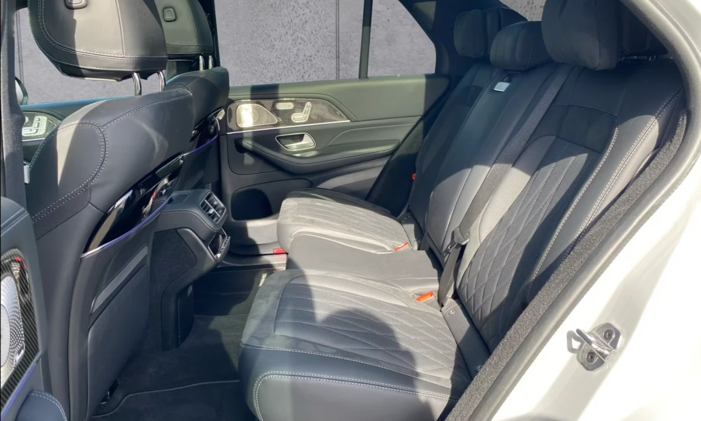 Mercedes-Benz GLE 63 S AMG 4M* PREMIUM PLUS* BURMESTER* PANO* ВЕНТИЛАЦИЯ* 360, снимка 9 - Автомобили и джипове - 54959896