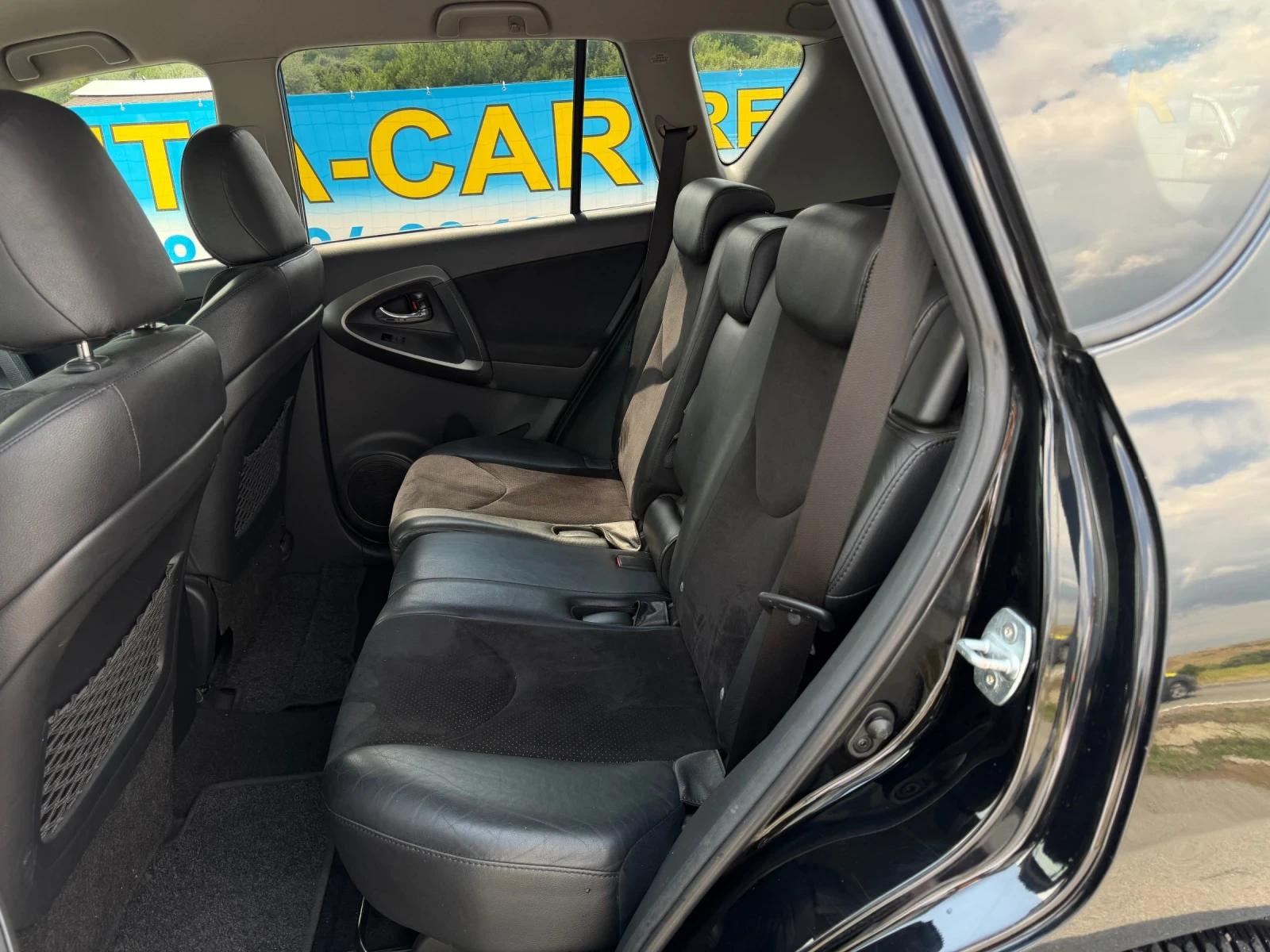 Toyota Rav4 2.2 D4D, снимка 7 - Автомобили и джипове - 55558696