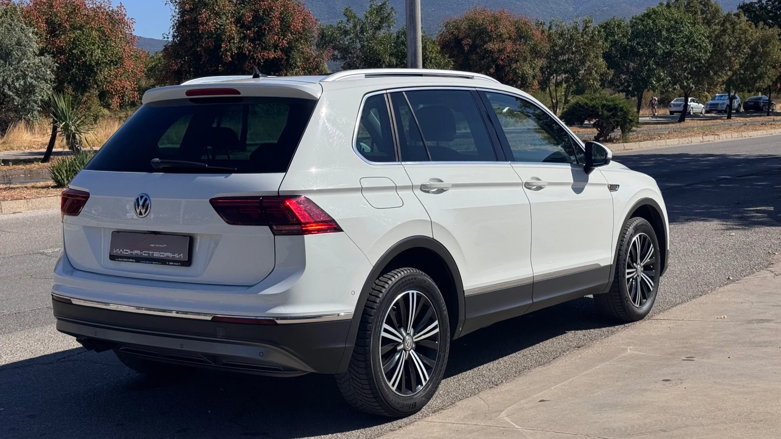 VW Tiguan 2.0TDI 4MOTION * FULL* Dynaudio* 360* 2хMemory* , снимка 4 - Автомобили и джипове - 55812358