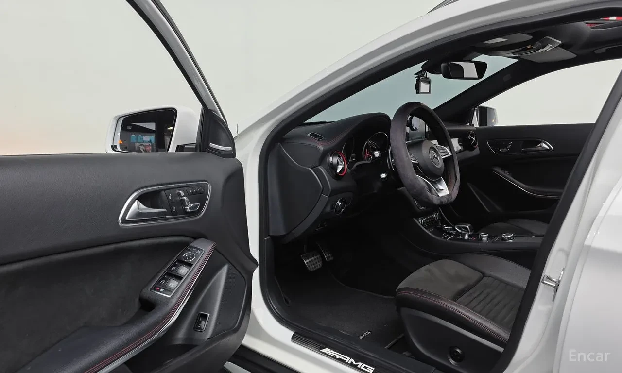 Mercedes-Benz GLA 45 AMG ПОДГРЕВ| ДИСТРОНИК* КРАЙНА ЦЕНА ДО СОФИЯ, снимка 6 - Автомобили и джипове - 55839075