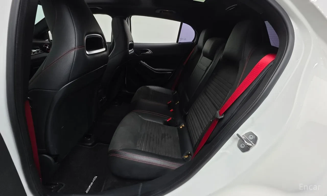 Mercedes-Benz GLA 45 AMG ПОДГРЕВ| ДИСТРОНИК* КРАЙНА ЦЕНА ДО СОФИЯ, снимка 8 - Автомобили и джипове - 55839075