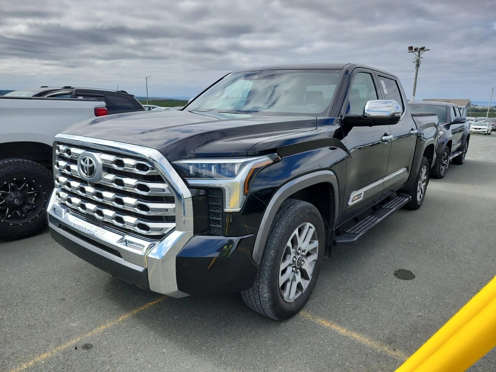 Toyota Tundra * 4x4 Crewmax Platinum Crew Cab Short Bed * CARFAX | Mobile.bg � ����������� 1