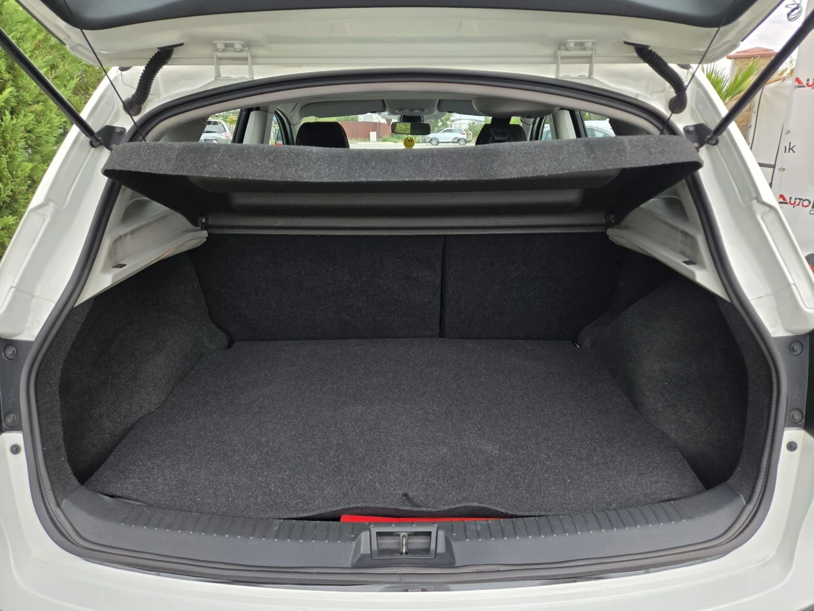 Nissan Qashqai 1.6i-117кс= ФАБРИЧНА ГАЗ= АВТОПИЛОТ= ПАРКТРОНИК, снимка 10 - Автомобили и джипове - 56201207