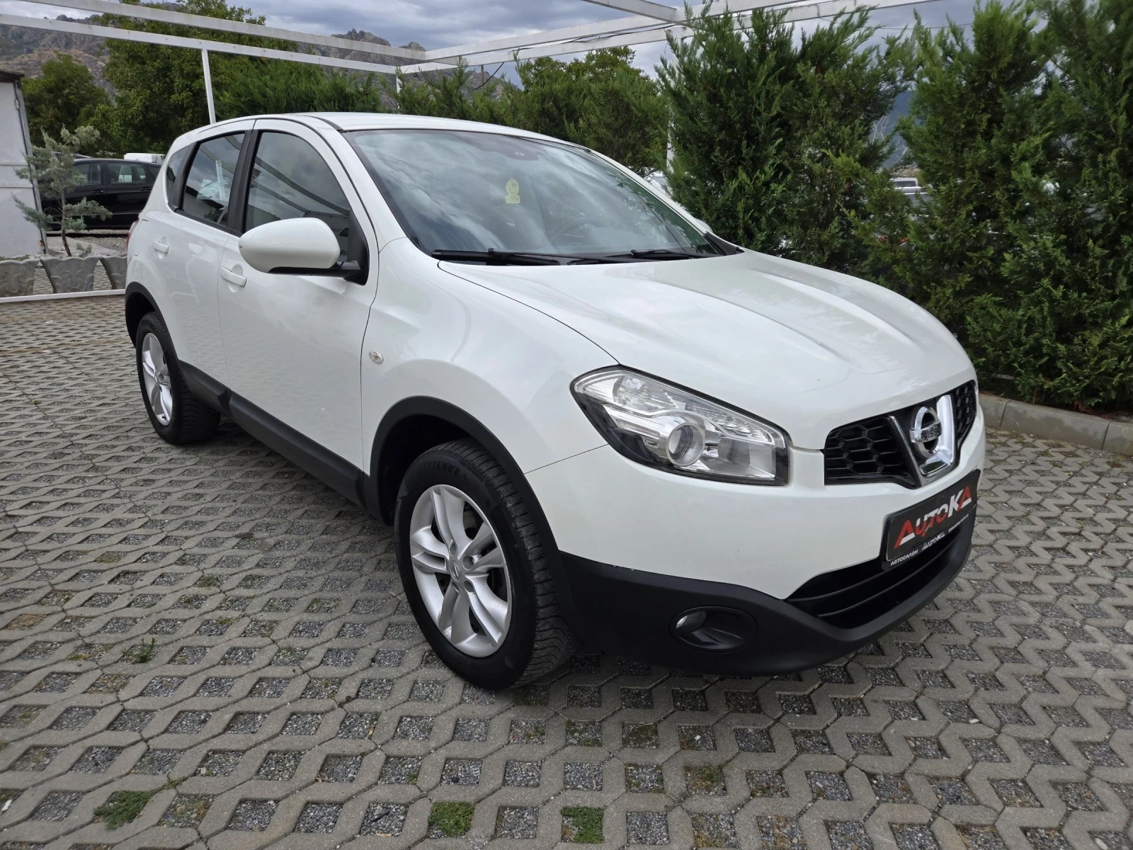 Nissan Qashqai 1.6i-117кс= ФАБРИЧНА ГАЗ= АВТОПИЛОТ= ПАРКТРОНИК, снимка 2 - Автомобили и джипове - 56201207