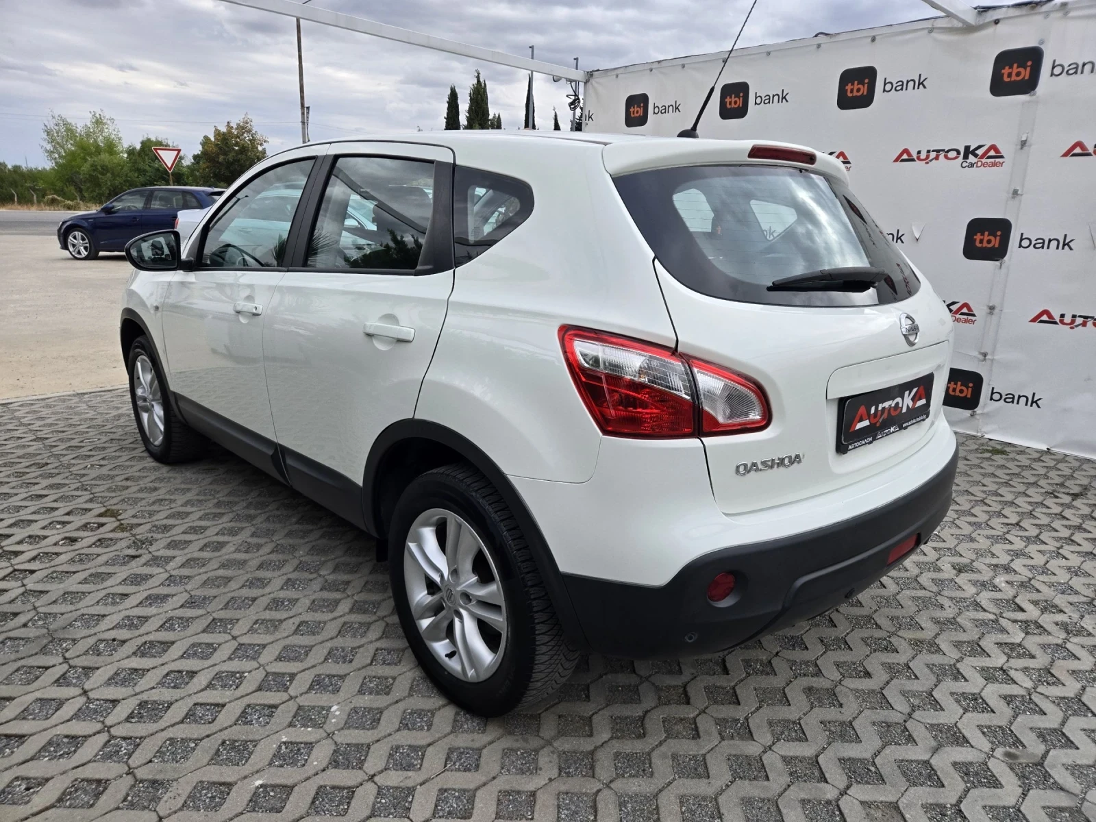Nissan Qashqai 1.6i-117кс= ФАБРИЧНА ГАЗ= АВТОПИЛОТ= ПАРКТРОНИК, снимка 5 - Автомобили и джипове - 56201207