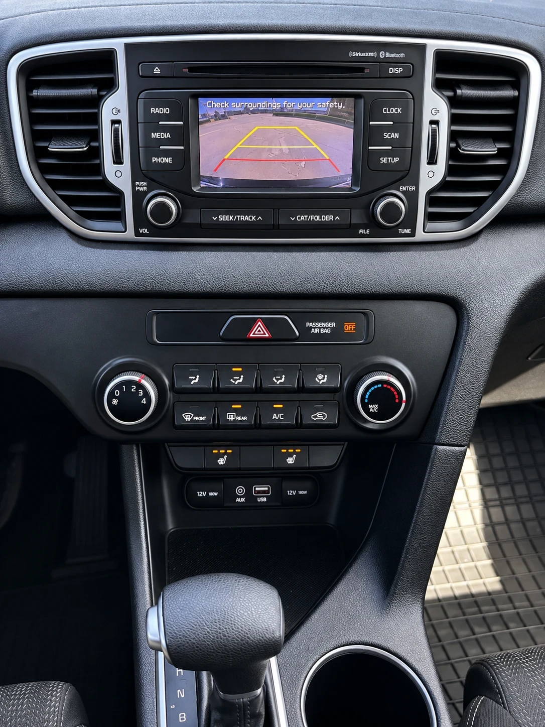 Kia Sportage 2.4i Автоматик, снимка 8 - Автомобили и джипове - 56208832