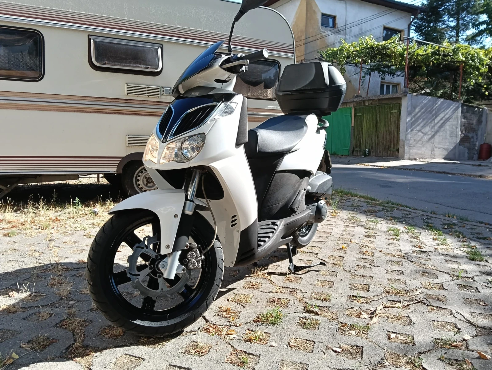Aprilia 200 Spertcity - изображение 7