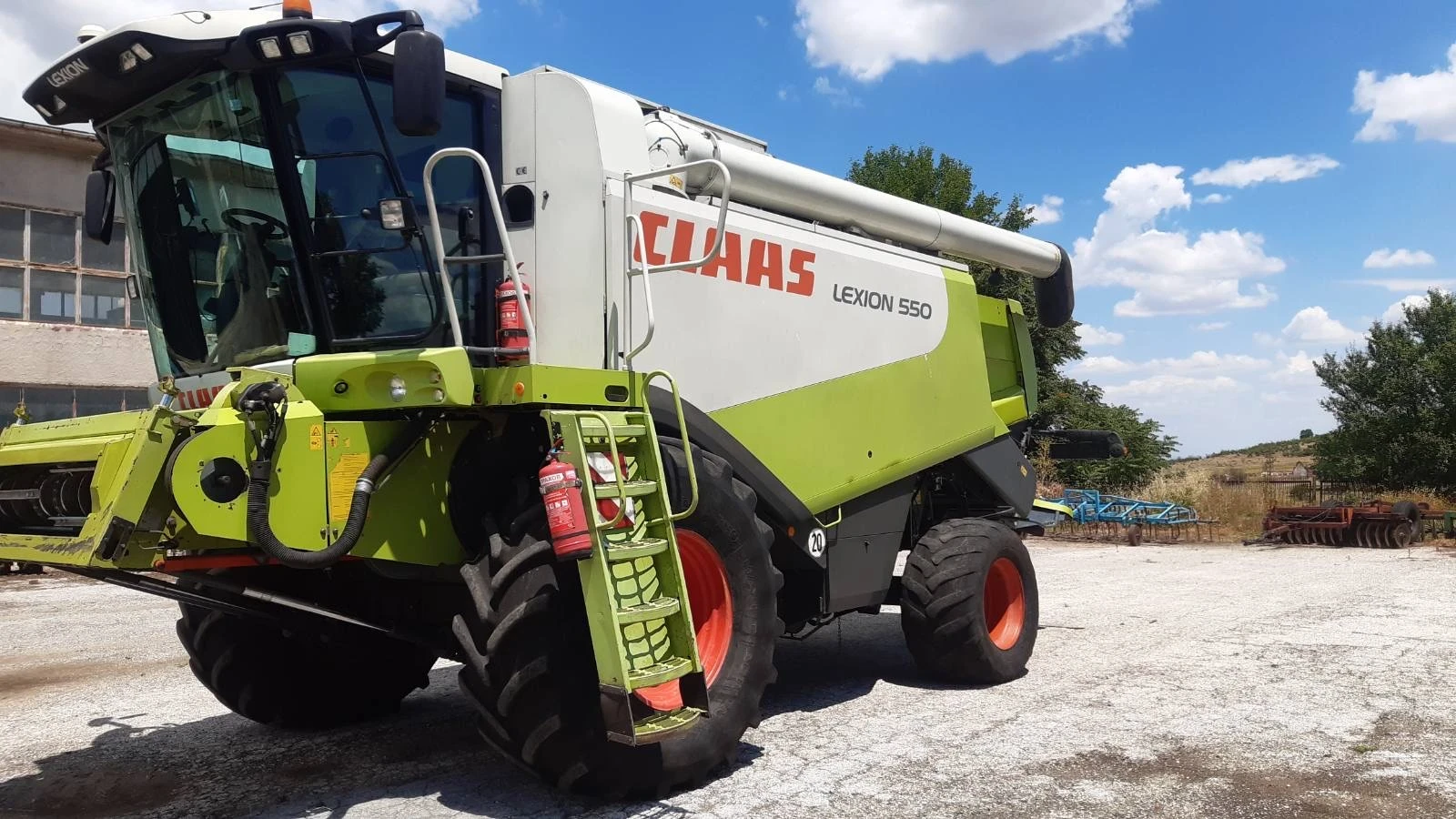 Комбайн Claas LEXION 550, снимка 3 - Селскостопанска техника - 56368210