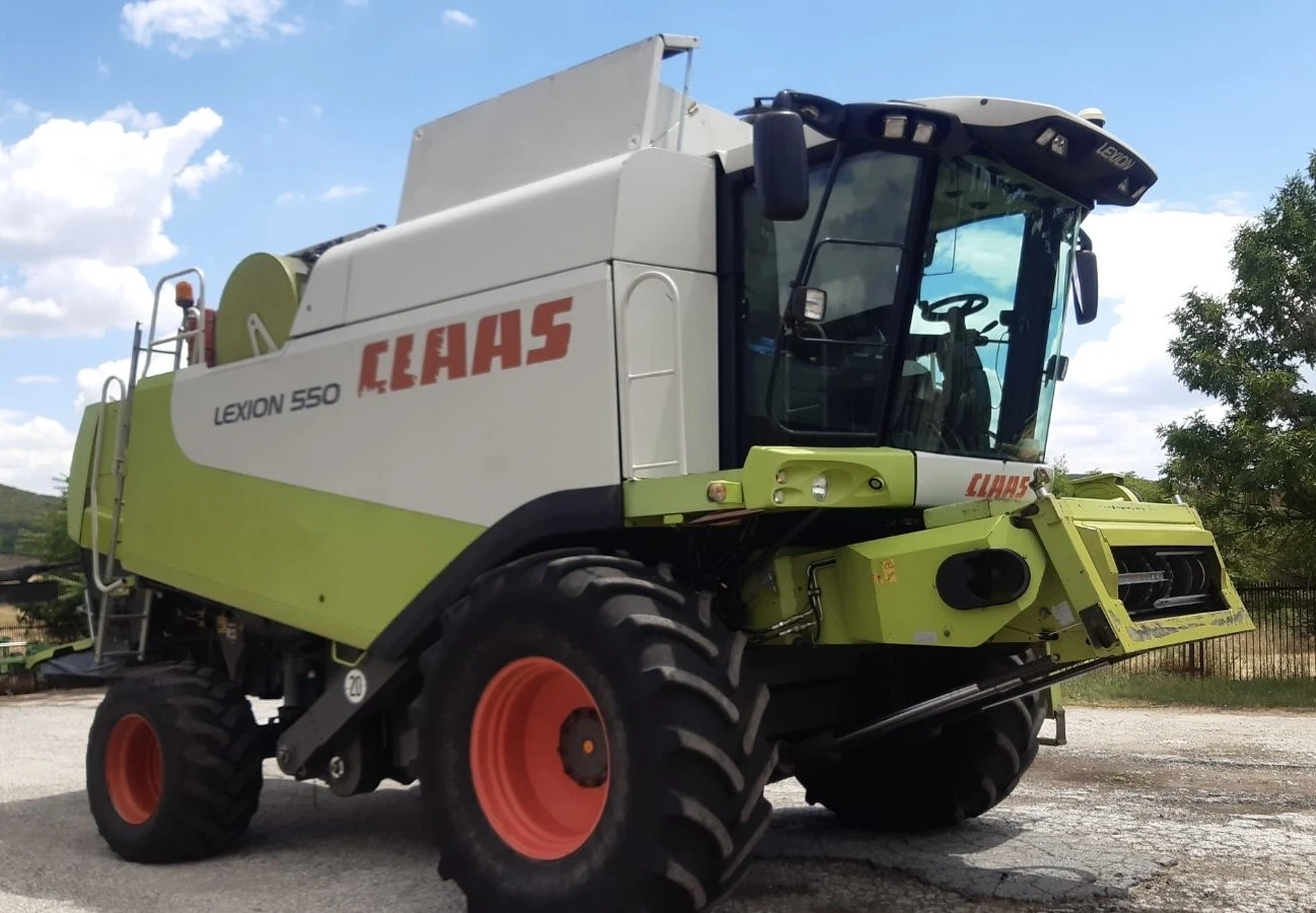 Комбайн Claas LEXION 550, снимка 2 - Селскостопанска техника - 56368210