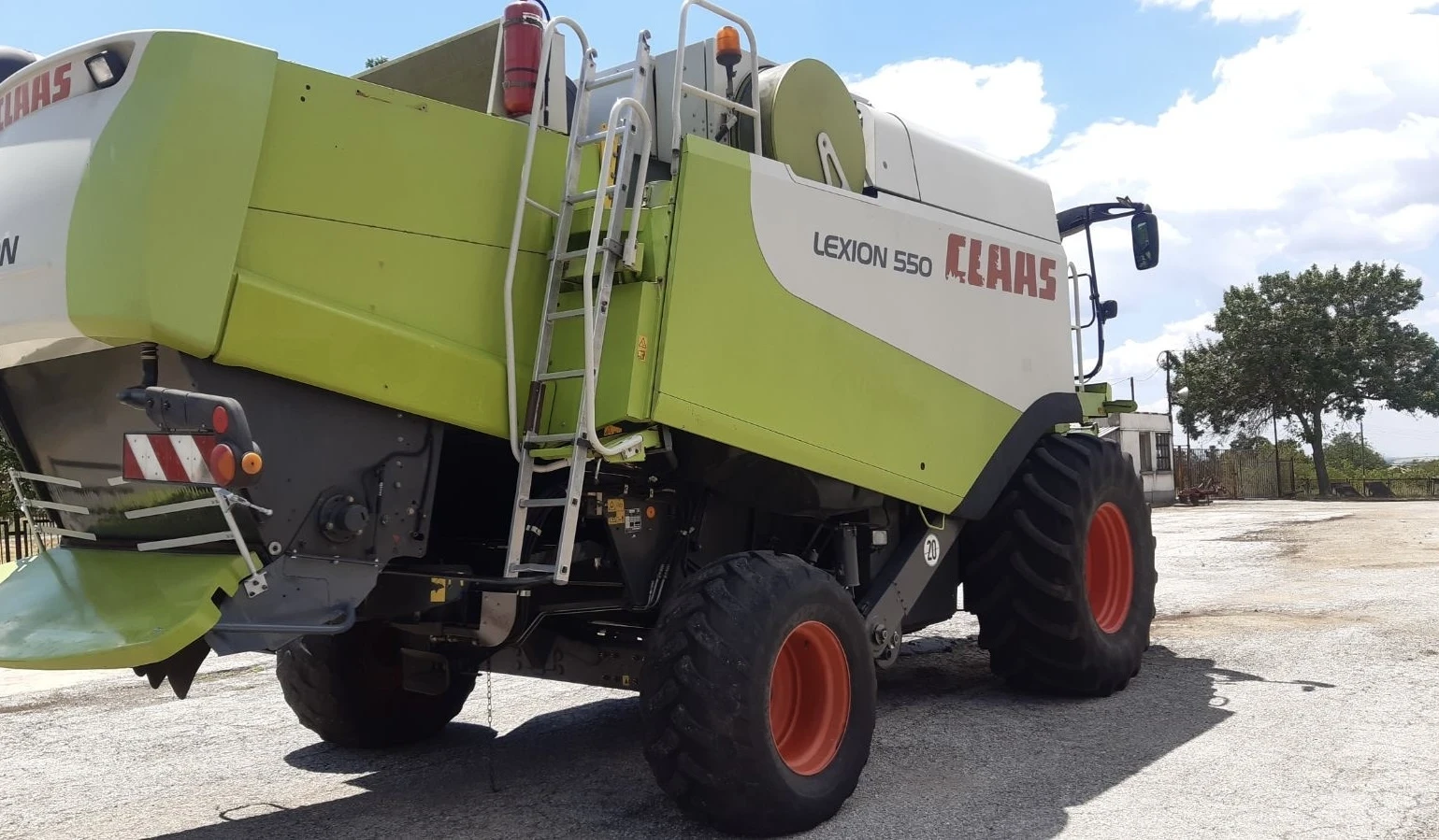 Комбайн Claas LEXION 550, снимка 5 - Селскостопанска техника - 56368210