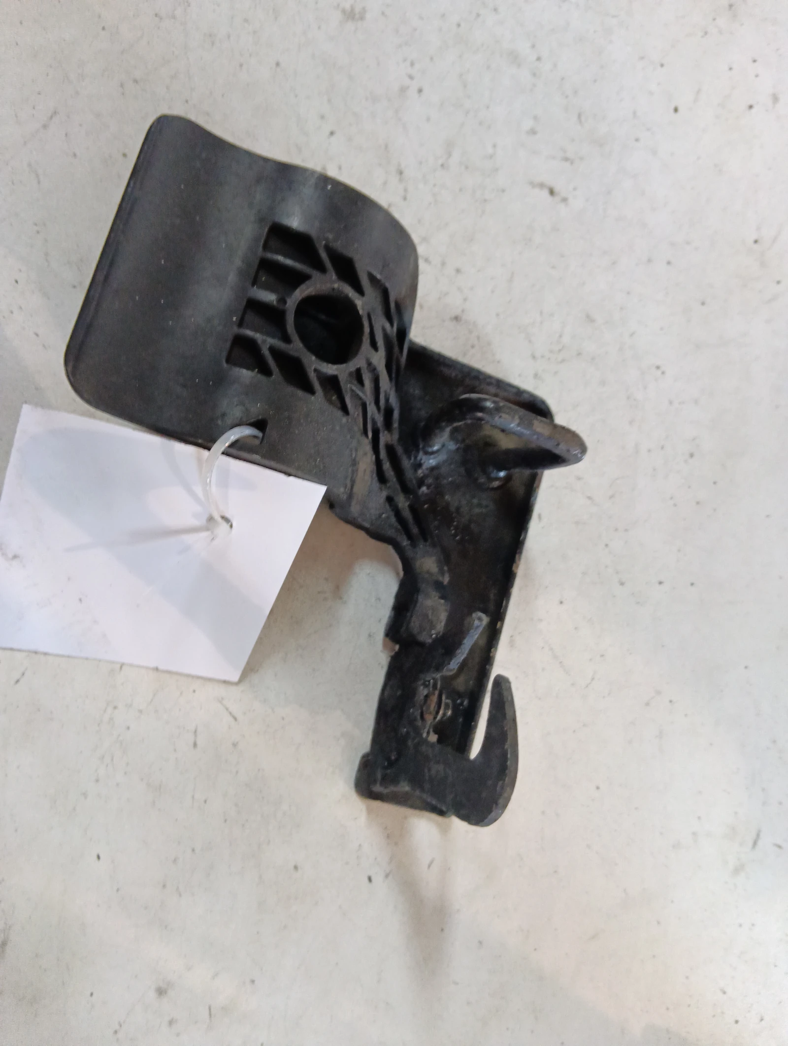 дръжка преден капак 8P0823480 Audi A3