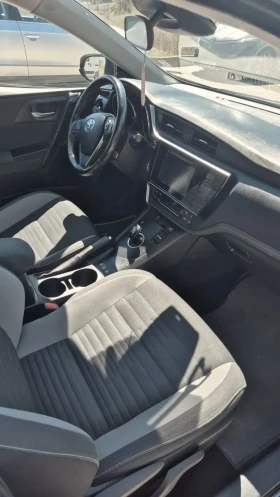 Toyota Auris, снимка 8