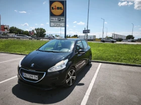 ������ Peugeot 208