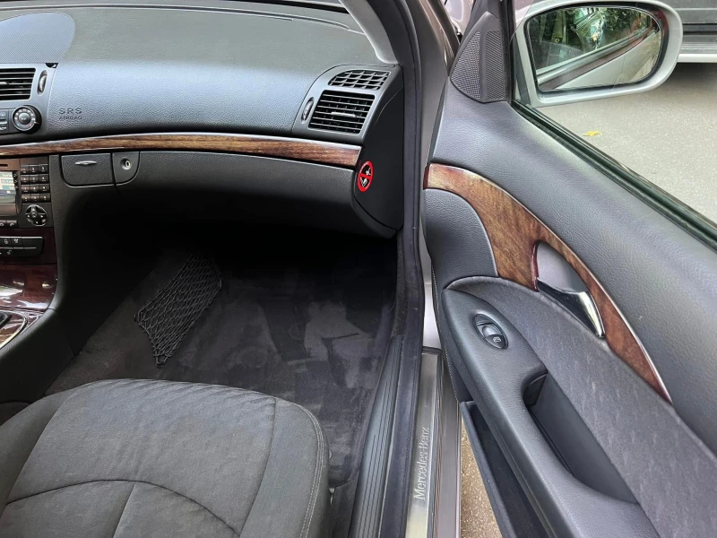 Mercedes-Benz E 200 KOMPRESSOR/NAVI/AVTOMAT/UNIKAT, снимка 13 - Автомобили и джипове - 47318846
